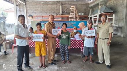 Pencairan  BLT-DD Oktober  2022 di Desa Pengulon Sebanayak 106 Warga